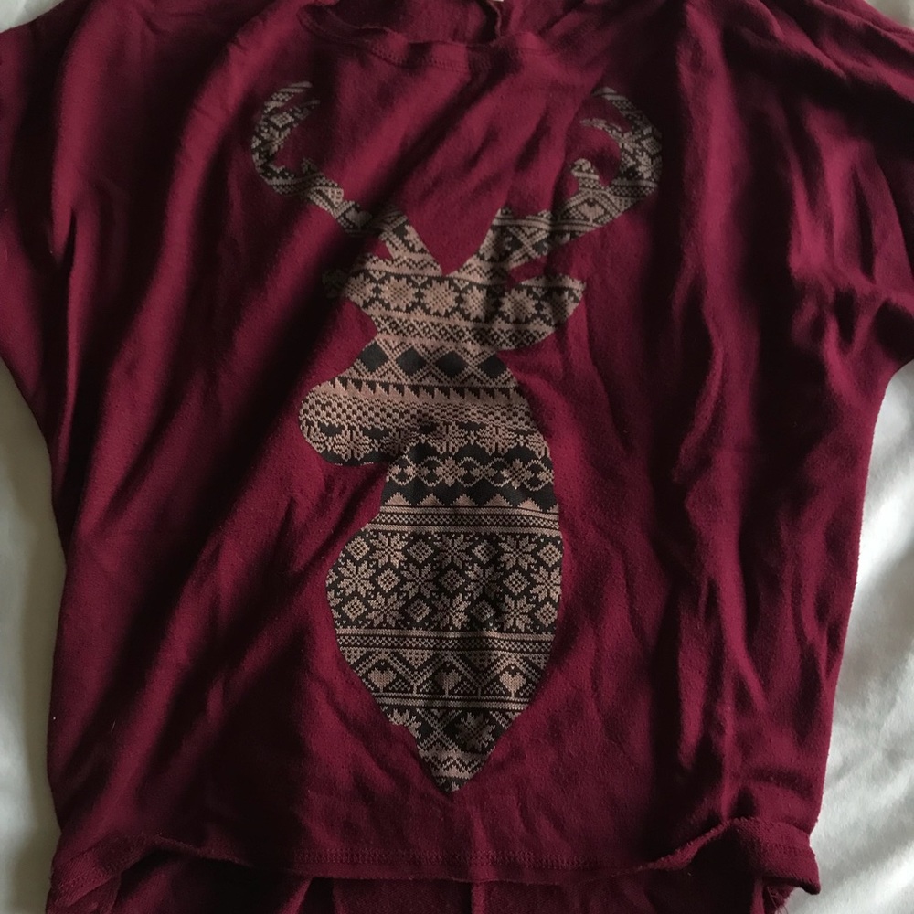 maroon sweater